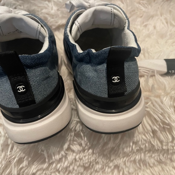 Chanel Sneakers in Denim - Picture 3 of 8